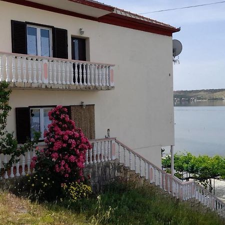 Apartmani Mirko Ljubac Ražanac Exterior foto