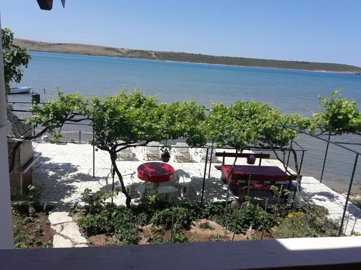 Apartmani Mirko Ljubac Ražanac Exterior foto