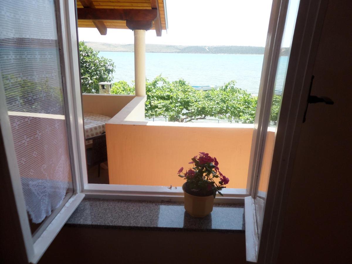 Apartmani Mirko Ljubac Ražanac Exterior foto