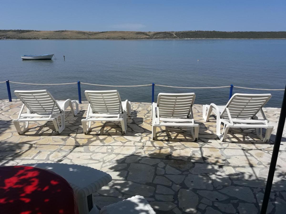 Apartmani Mirko Ljubac Ražanac Exterior foto