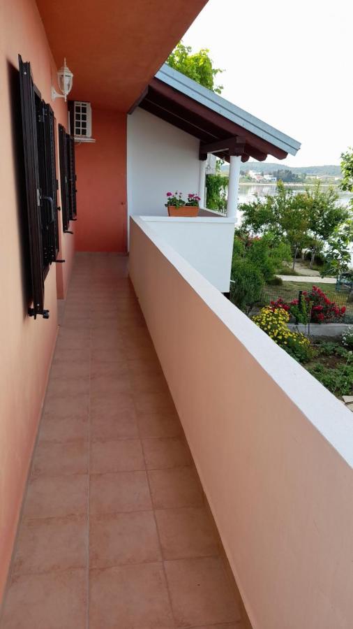 Apartmani Mirko Ljubac Ražanac Exterior foto